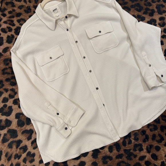 aerie Tops - Textured Aerie White Long Sleeve Shirt